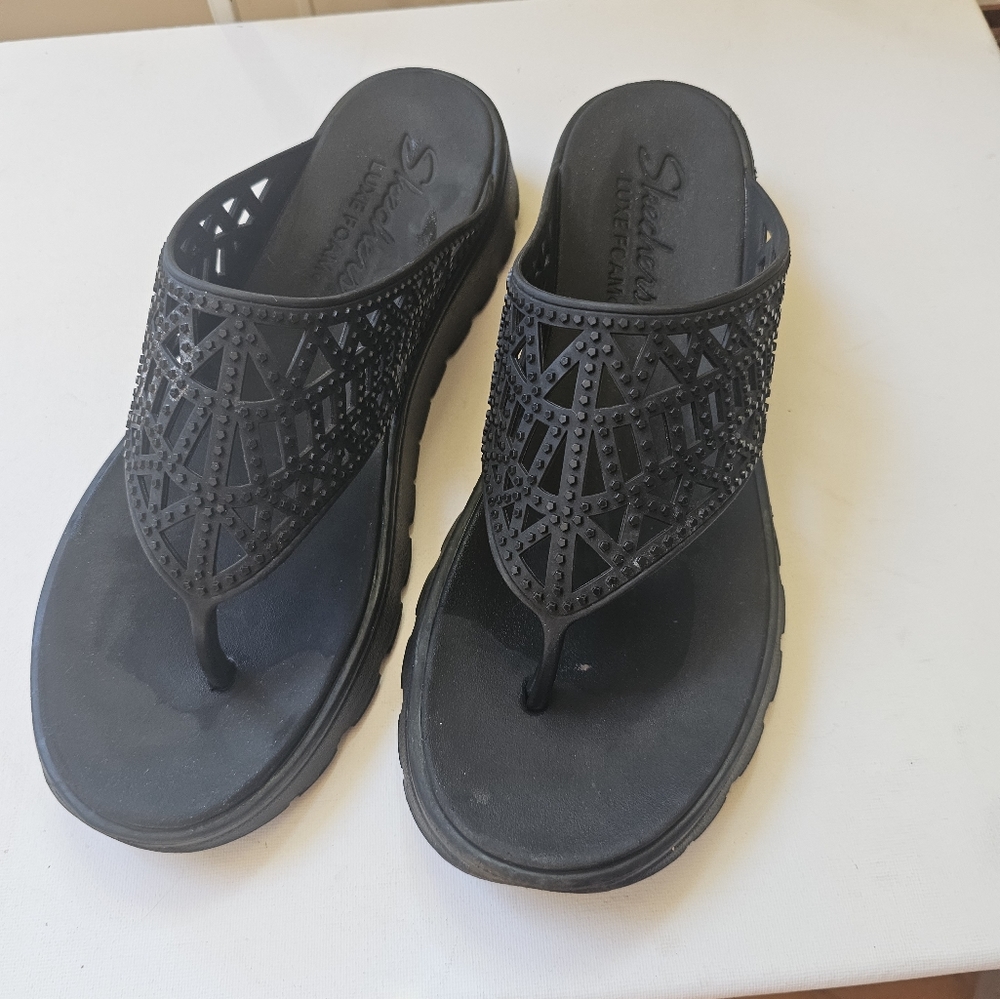 SKETCHERS Foamies size 10 NWT